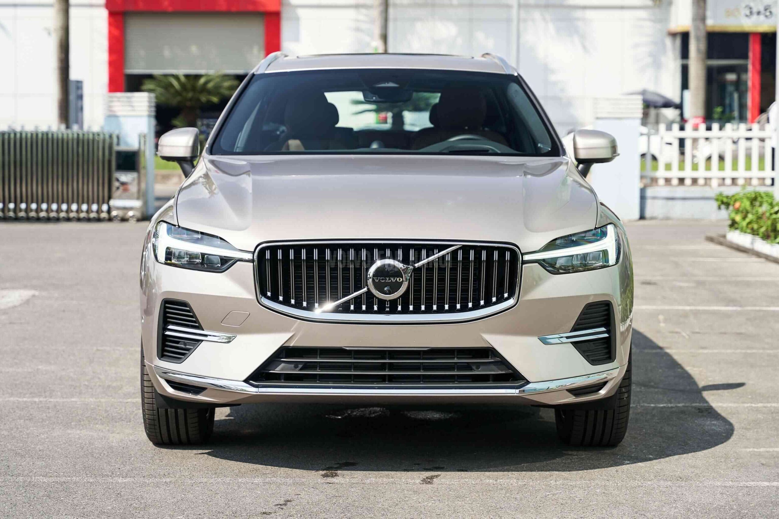 Đầu xe Volvo XC60 Recharge 2023